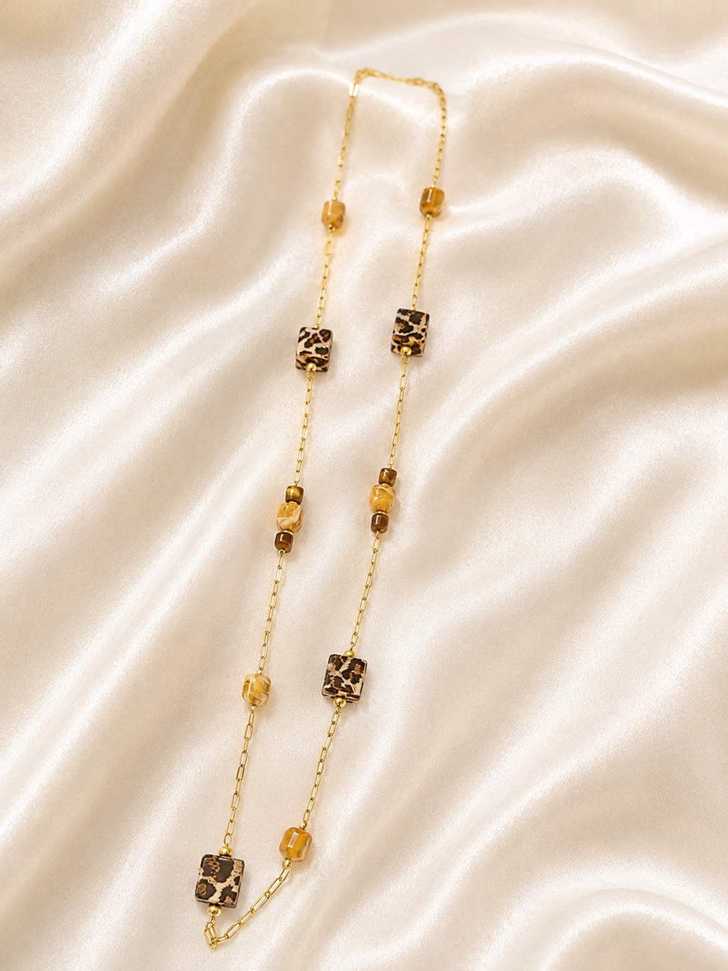 Collana Cubi